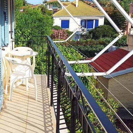 ואטי Lourantos Bayside Apartments מראה חיצוני תמונה