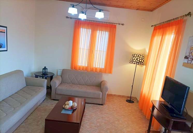 ואטי Lourantos Bayside Apartments מראה חיצוני תמונה