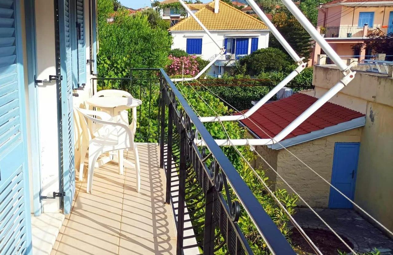ואטי Lourantos Bayside Apartments מראה חיצוני תמונה