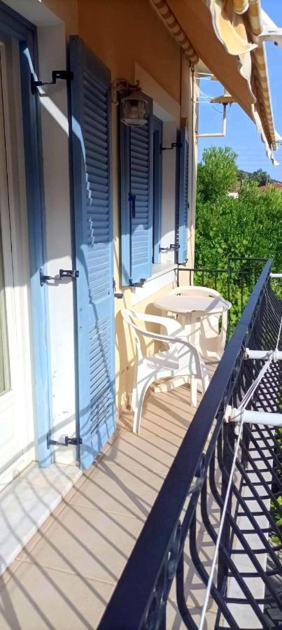 ואטי Lourantos Bayside Apartments מראה חיצוני תמונה