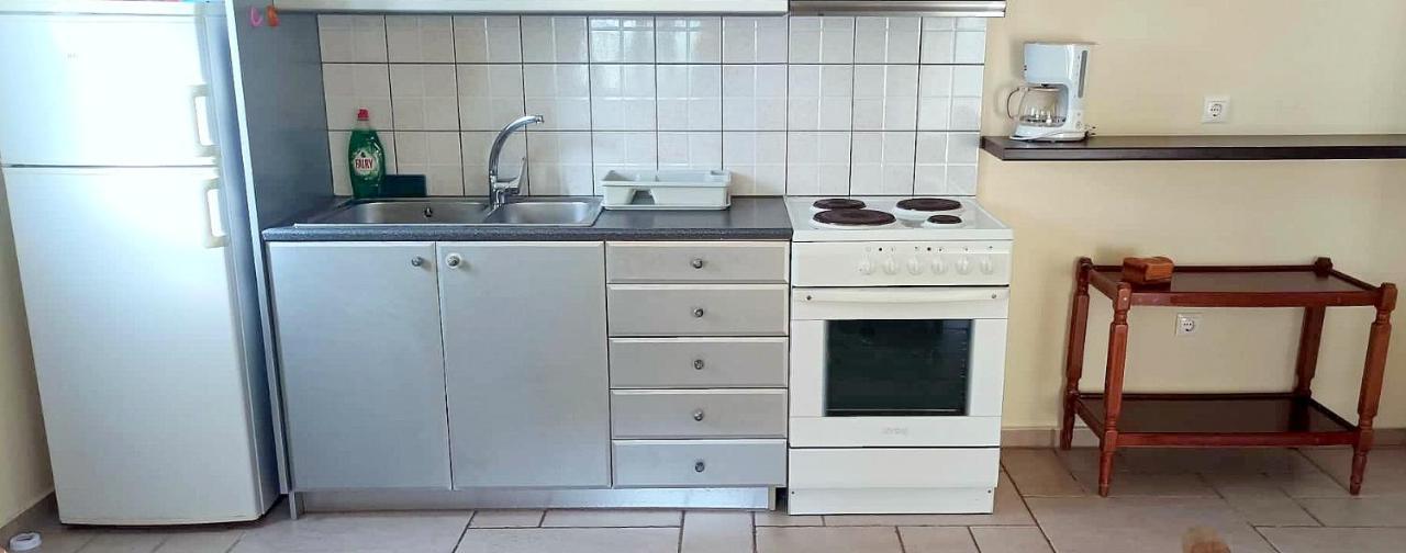 ואטי Lourantos Bayside Apartments מראה חיצוני תמונה