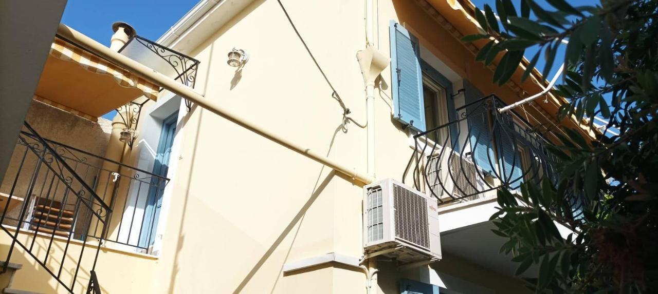 ואטי Lourantos Bayside Apartments מראה חיצוני תמונה