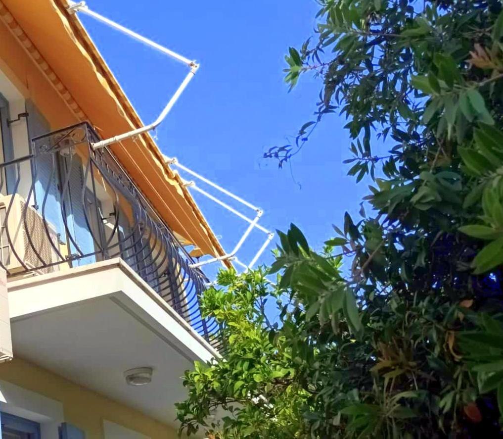 ואטי Lourantos Bayside Apartments מראה חיצוני תמונה