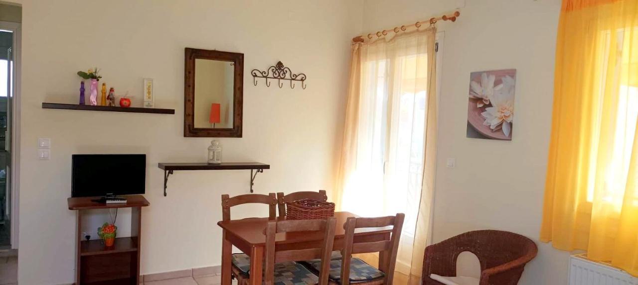 ואטי Lourantos Bayside Apartments מראה חיצוני תמונה